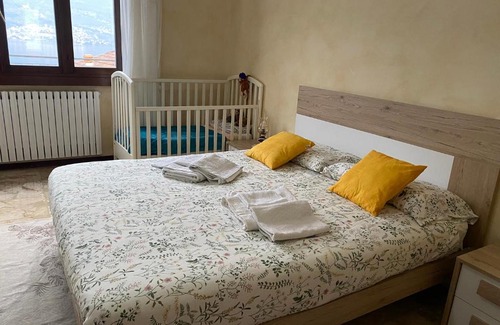 Lezzeno Apartamento | Gere house