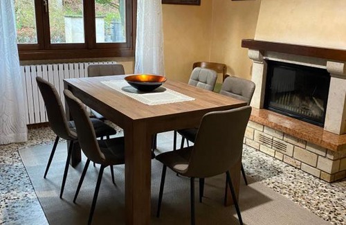 Lezzeno Apartamento | Gere house