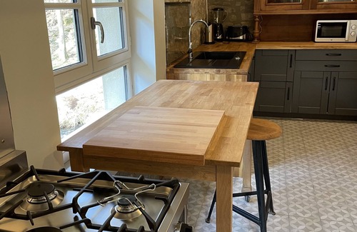 Saint-Martin-Chateau Casa | Gerenoveerde Watermolen met Sauna, Ideale Plek Voor Serieuze Ontspanning