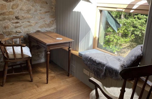 Saint-Martin-Chateau Casa | Gerenoveerde Watermolen met Sauna, Ideale Plek Voor Serieuze Ontspanning