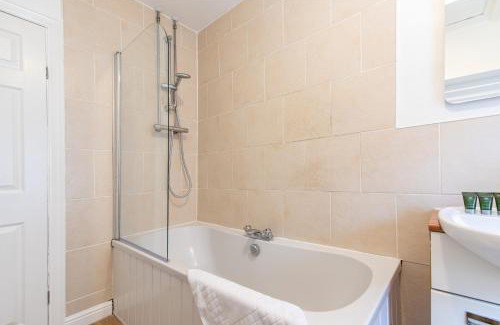 West Bridgford Casa | Gertrude House - Spacious 3BR Bungalow in Nottingham
