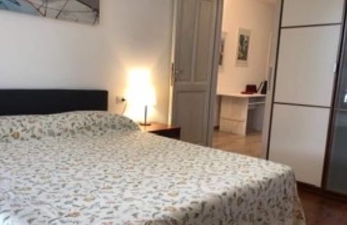 Gonte Apartamento | Geschmackvoll Möblierte 2½-zimmer-wohnung mit Balkon und Wunderbarer Seesicht