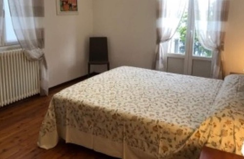 Gonte Apartamento | Geschmackvoll Möblierte 2½-zimmer-wohnung mit Balkon und Wunderbarer Seesicht