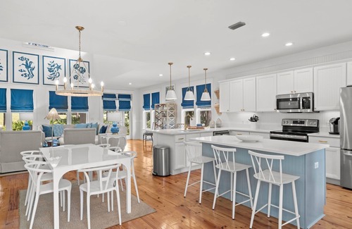 Laurel Grove Casa | Get A Free Night! Charming Home With 6 Seat Golf Cart! Grill*Patio/Outdoor Space