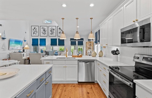 Laurel Grove Casa | Get A Free Night! Charming Home With 6 Seat Golf Cart! Grill*Patio/Outdoor Space