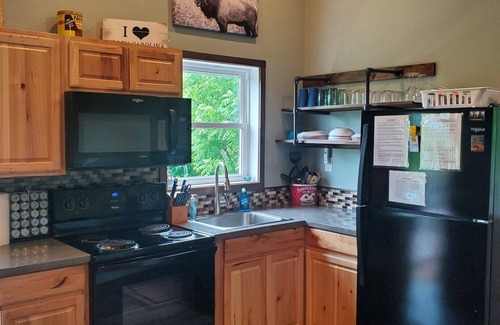 Whittier Cabina | Near Polar Express, Casino and WCU. Hot Tub & robes! Dog friendly. Views!