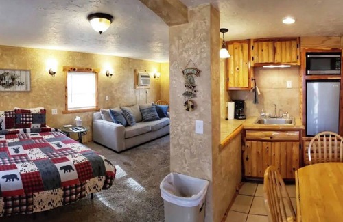 Branson Cabina | "Get Away" Cabin at the Lake - Outdoor Campfire