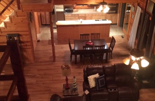Quitman Casa | Water Front Log Home / 3250SQFT 150 pies a WATER Pingpong / Futbolín / Air Hockey