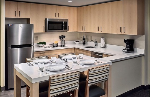 Gwinnett Place Hotel | Get Ready for Adventure! 3 Family-friendly units near Duluth History Museum