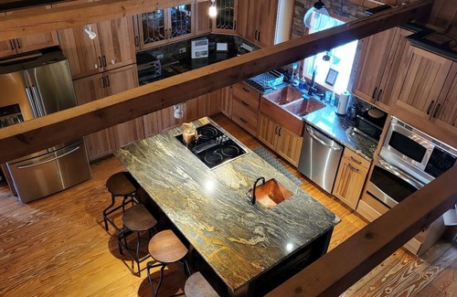 Wardensville Casa | Get some R&R at The Space Between