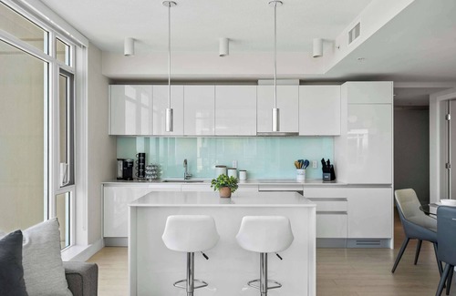 Victoria Park Apartamento | Getaway 2BR Suite w/Views | Steps to Stampede Park