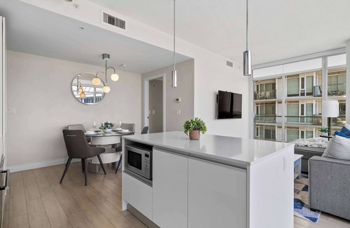 Victoria Park Apartamento | Getaway 2BR Suite w/Views | Steps to Stampede Park