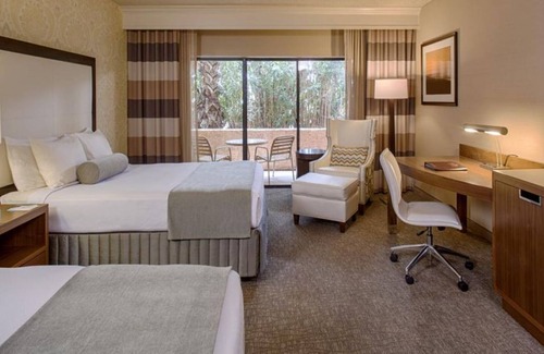 Downtown Complejo | GETAWAY DEAL! THREE GREAT UNITS & FREE PARKING!