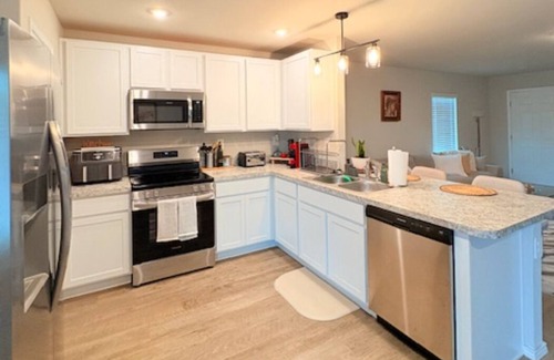 Southside Casa | Getaway for Family & Friends Escape|Cozy & Spacious!