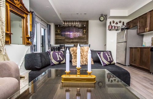 Keelesdale - Eglinton West Casa | Tiempo en familia en Kool Haus T. O.👪