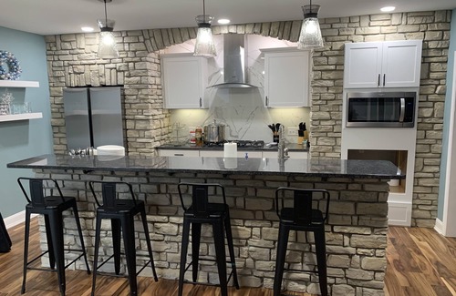 Oregon Casa | Getaway On The Bay!! Stunning views on Lake Erie, 4 bed- 4 bath.