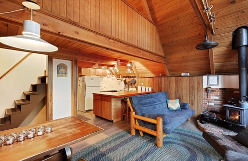 Skykomish Cabina | GetAWay Ski Cabin 13 millas hasta Stevens Pass, HOT TUB!