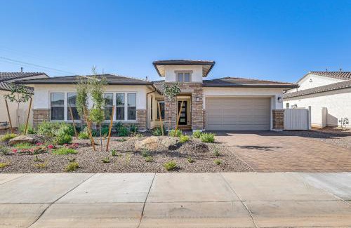 Avondale Casa | Getaway with Fenced Yard 4 Mi to Phoenix Raceway