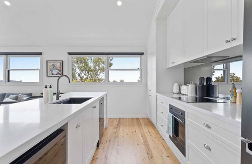 Macmasters Beach Casa | Getawayz NSW - 'Aarini Cottage' - 600m to stunning MacMasters Beach, Coastal Walks & Cafes