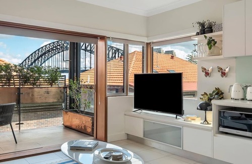 Kirribilli Apartamento | Getawayz NSW - Heatherbrae II - Chic 2 Bed Apartment, Stunning Harbour Bridge Views.