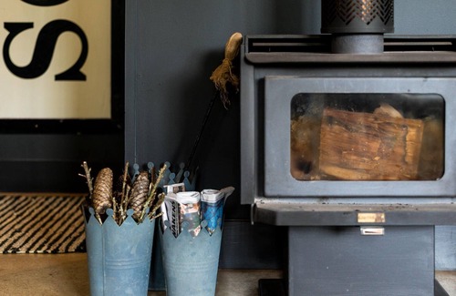 Wildes Meadow Cabaña | Getawayz NSW - The Gardener's Cottage-romantic, eclectic, rustic!