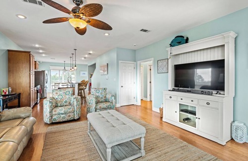 Shoreline Park Casa | Getting Nauti by the Bay!! 5 Bedrooms, Waterfront!