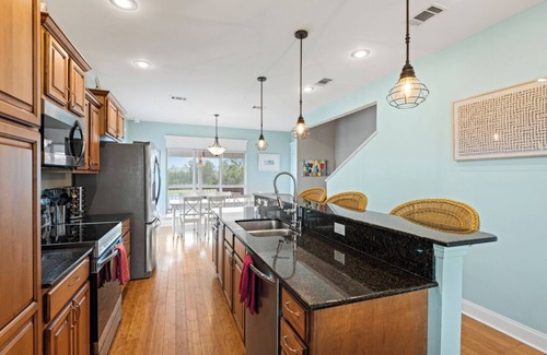 Shoreline Park Casa | Getting Nauti by the Bay!! 5 Bedrooms, Waterfront!