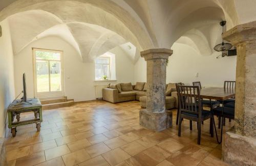 Mugeln Apartamento | Gewölbe aus dem Jahr 1806 genau zw L und DD