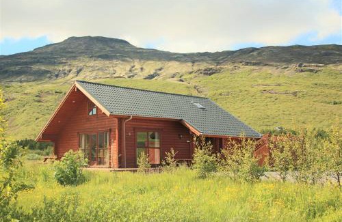 Haukadalur Casa | Geysir - Modern Log Cabin