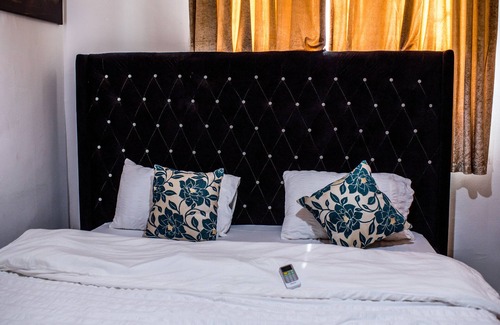Ibadan Cama Y Desayuno | Geza Luxury Apartment