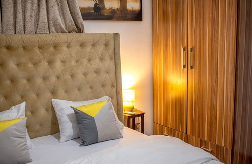 Ibadan Cama Y Desayuno | Geza Luxury Apartment