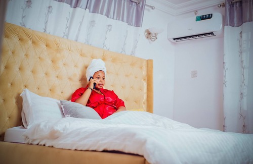 Ibadan Cama Y Desayuno | Geza Luxury Apartment