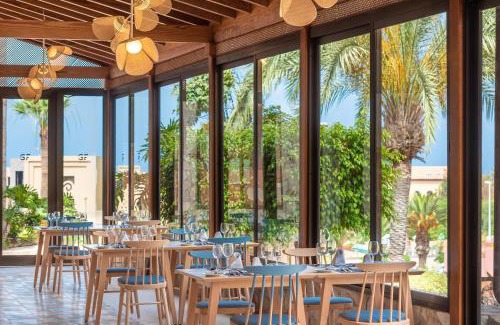 Costa Adeje Hotel | GF GRAN COSTA ADEJE*