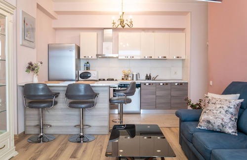 Saburtalo Apartamento | GG Home - 2BR Spacious Getaway with fantastic view