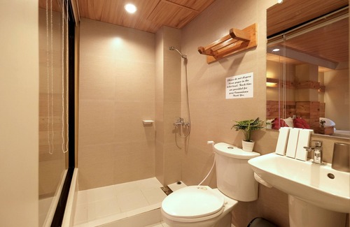 Coron Town Proper Hotel | Ghiellaniqa Inn