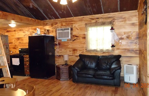 Pittsburg Cabina | Ghost wood Quiet, Peaceful, Relaxing overall A Great Get Away Cabin!!!!
