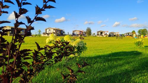 Kruklanki Complejo | Giżycko - Żywki, Masuria Resort Village, całoroczne domki z widokiem na jezioro