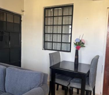 Ngelani Apartamento | Gia's Place