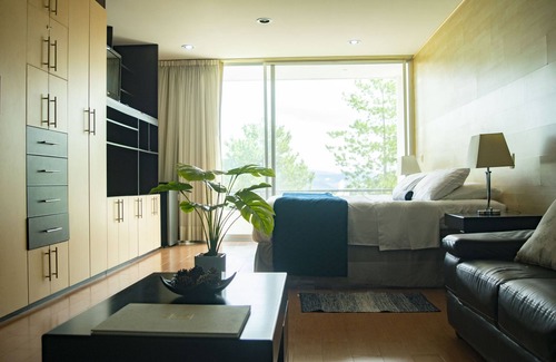 León Hotel | Giakor Suites