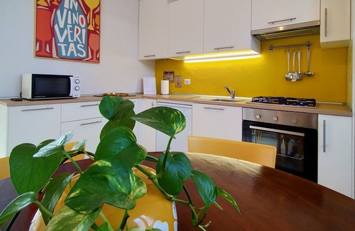 Seregno Apartamento | YELLOW GOLD APARTMENT- BETWEEN MILAN AND COMO LAKE