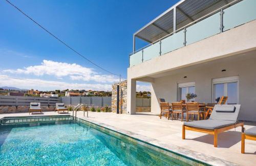 Kefalas Villa | Gianna's Panoramic Seaview Twin Villas with pool 1