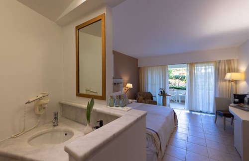 Kato Stalos Hotel | Giannoulis Santa Marina Plaza - Adults Only