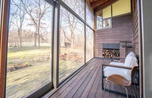 New Paltz Casa | Giant, Cozy Getaway in the Country