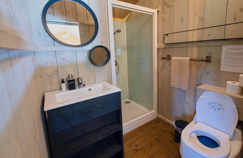 Littleport Cabina | Giant Safari Lodge with Swimming Lake