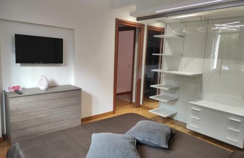 Arona Apartamento | Giardino Erasmo