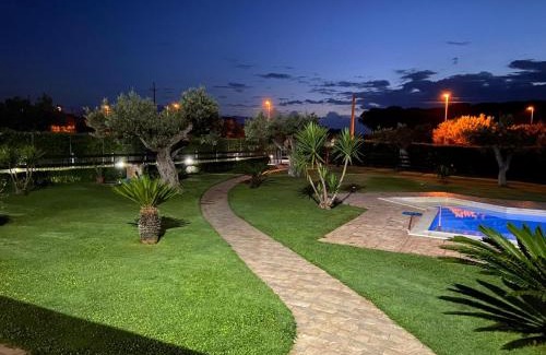 Treglio Casa | Giardino tra gli ulivi