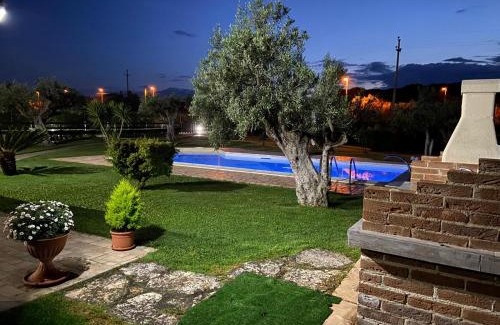 Treglio Casa | Giardino tra gli ulivi