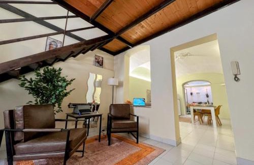 Borgo-Sanzio Casa | Giatì Studio - Cortile Privato & Metro