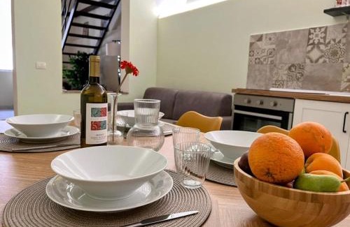 Borgo-Sanzio Casa | Giatì Studio - Cortile Privato & Metro