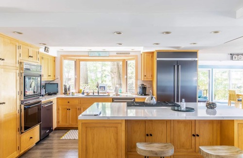 Shorewood-Tower Hills-Harbert Casa | Gigantic lakefront home with private hot tub, washer/dryer, AC, deck, & firepit